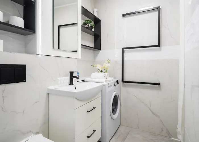 Aleje Jerozolimskie Centre, Sun & Snow