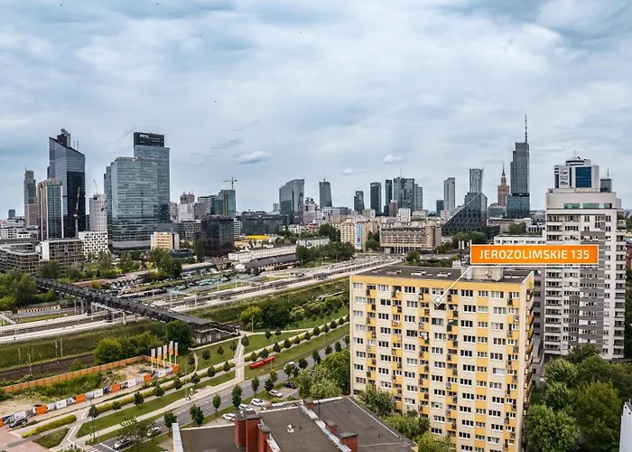 Aleje Jerozolimskie Centre, Sun & Snow